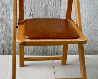 VINTAGE/ANTIQUE FOLDING CHAIR