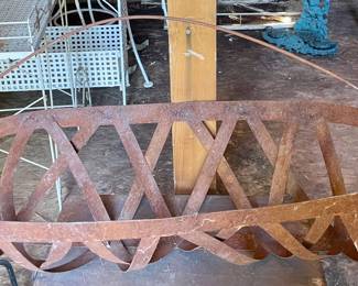 X-LARGE METAL HANGING PLANT BASKET