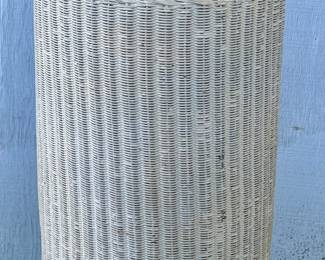 ANTIQUE WICKER HAMPER