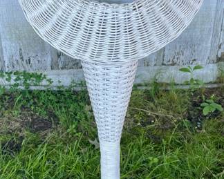 ANTIQUE PEDESTAL FLOWER STAND