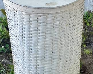 ANTIQUE WICKER HAMPER