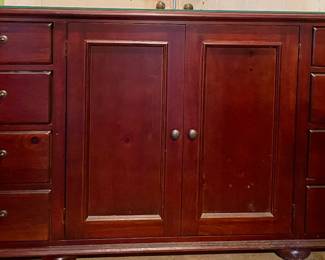 SOUTHERN FURNITURE BUFFET/SIDE BOARD