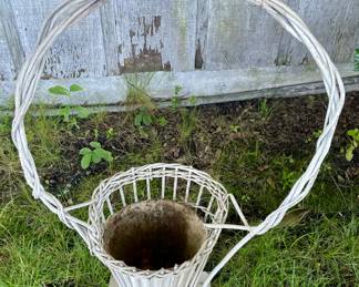 ANTIQUE FLORAL BASKET