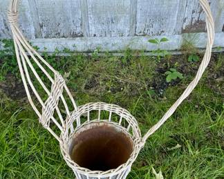 ANTIQUE FLORAL BASKET