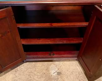 SOUTHERN FURNITURE BUFFET/SIDE BOARD