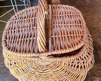 PICNIC BASKET