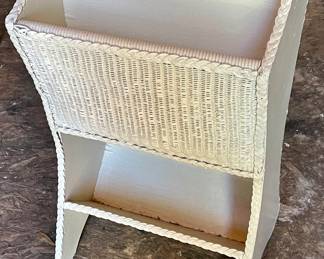 VINTAGE/ANTIQUE MAGAZINE HOLDER