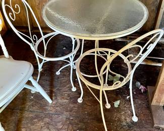 VINTAGE/ANTIQUE BISTRO SET (NO CUSHIONS)