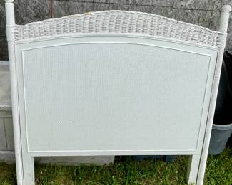 VINTAGE WICKER/WOOD FULL/DOUBLE HEADBOARD