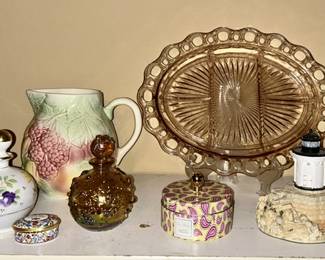 Perfume bottles, pitcher, oval depression plate, lighthouse figures, etc.