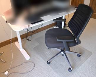 Office Chair. Computer desk/table