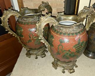 Maitland-Smith footed urns