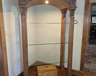 Hooker Furmiture Etagere