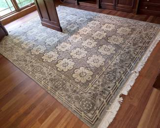 Masterlooms 8' x 9'10" 100% Wool Rug. In excellent condition!
