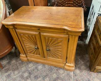 Small Server w/ Sunburst Design