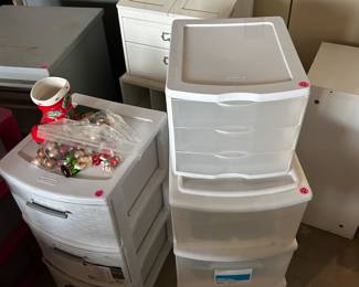Plastic storage bins