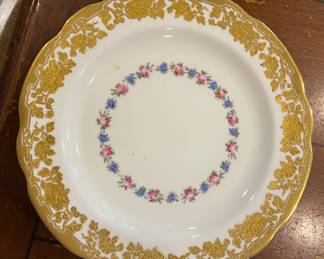 Ovington Brothers, New York. Fine porcelain gilt trimmed plates