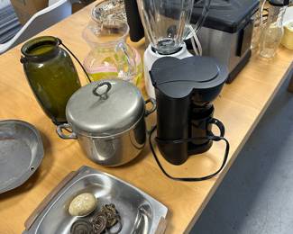 Kitchen things, appliances. 