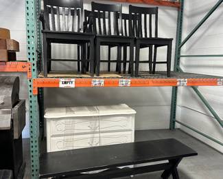 Set of six dining  chairs and a bench. Pottery Barn, very good quality. Wood. 