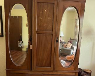 75% discount - you move - Armoire with mirror panels
