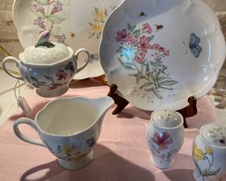 Another beautiful example of the china available