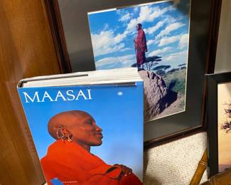 Interesting photo taken by the owner while on safari and wonderful coffee table book that compliments her photo achievement.