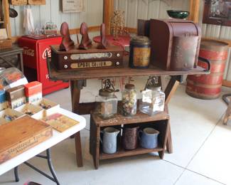 Antique, primitive  4 piece cross buck butchering table. 