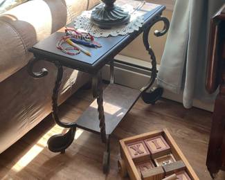 decorative end tables and lamps