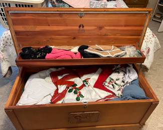 Lane cedar chest