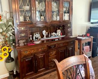 Gorgeous Vintage Hutch