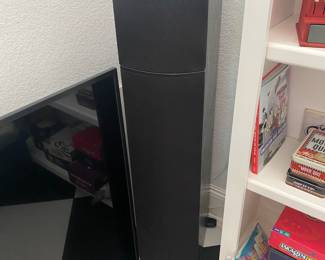 #19 - $400 - Klipsch set of two speakers 45x9x16 Icon series 