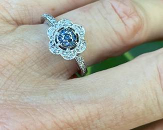 #90 - $375 - LE VIAN 14kt white gold and sapphire ring. 3.7 grams.  sz 6.5