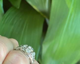 #82 - $1,050 - Close to 1ct European diamond filligree ring 18kt white gold. 2.99 gr. Size 5.5
