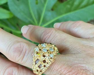 #92 - $795 - 14kt yellow gold nugget ring 10.29 grams - Size 10 1/2. 