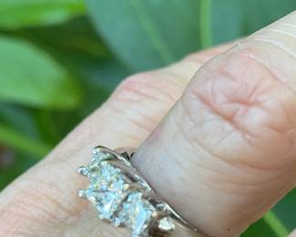 #88 - $800 - 14kt white gold 1 carat 3 stone ring. 3.48 grams - size 5.5