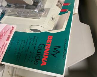 #98 - $500 - Bernina record 930 Electronic sewing machine and accessories 