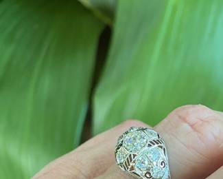 #82 - $1,050 - Close to 1ct European diamond filligree ring 18kt white gold. 2.99 gr. Size 5.5