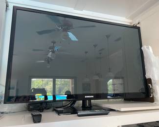 #21 - $60 - Samsung TV 50"