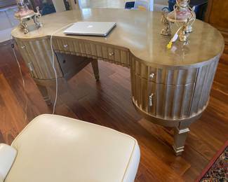 #30 - $300 - Kidney bean shapped gold desk by Hooker 57x26Dx30T- has a locking key. 