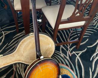#14 - $350 - Banjo Alvarez in case - New condition