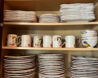 #94 - $880 - 101 pieces of "Sur La Table" Harvest fruits grape/pear/apples set of china Made in Italy. 