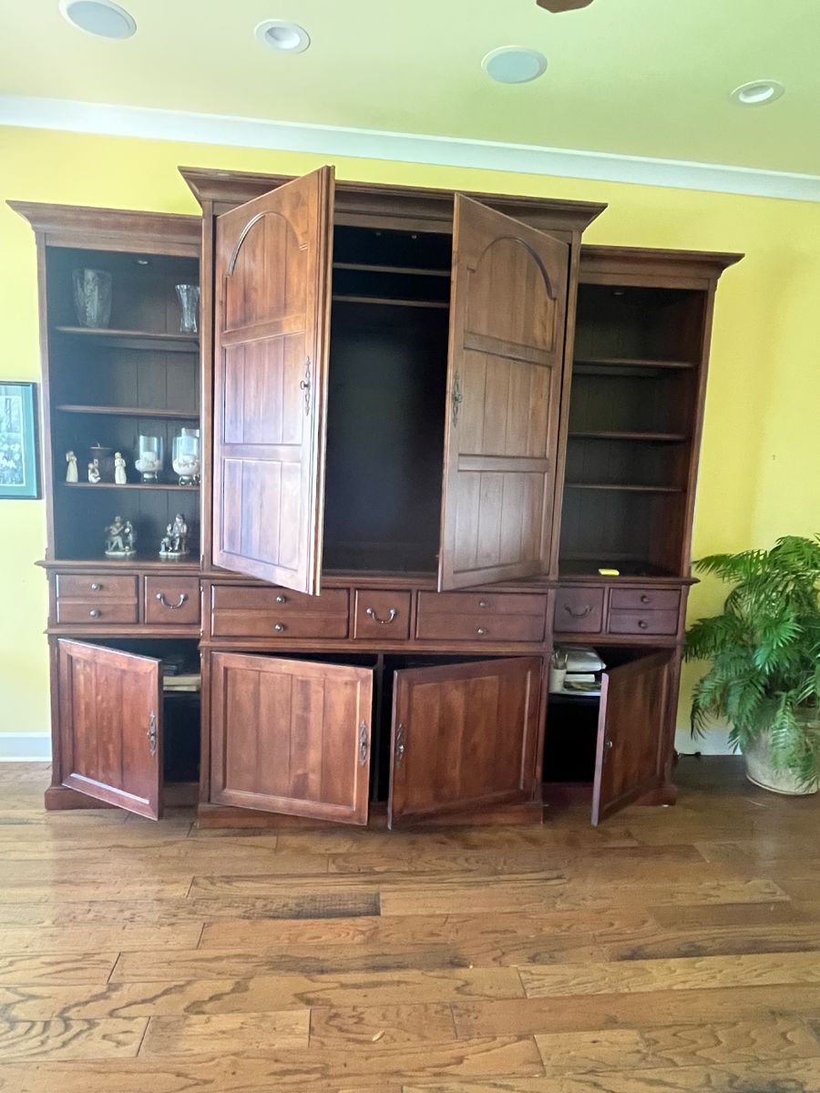 CARDON ESTATE SALES Milton Lot of items... starts on 6/21/2024