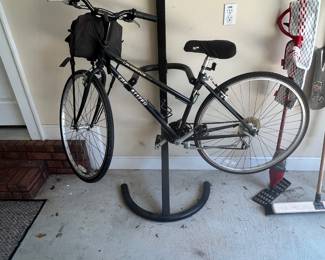 $160 Crossroad 4 speed bicycle - bike rack sold separetly,