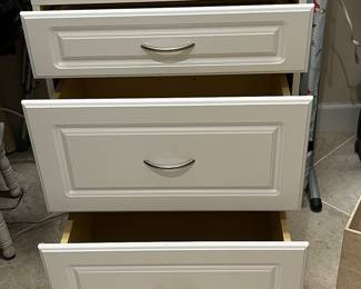 $90 white chest of drawers 24W x 17D x 35H