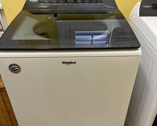 $580 Whirlpool washer and dryer, like new.