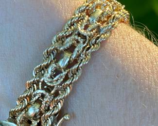 $598 - 14kt yellow gold bracelet 7"L 