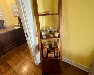 $90 Ladder shelve 18W x 17D x 69H