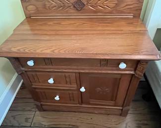 $150 end Table 31W x 18D x 32H