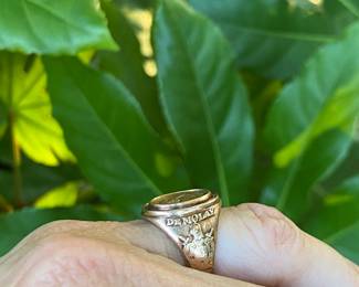 $125 - 10kt gold ring Chevalier DeMolay sz 5.5