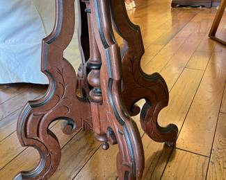 $195 oval marble top table 39W x 24D x 30H